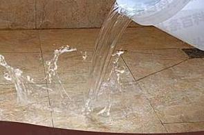 兰坪漏水维修 免砸砖防水材料该如何施工